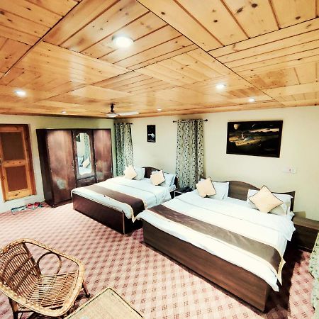 Sheesha Residency Hotel Srīnagar Buitenkant foto