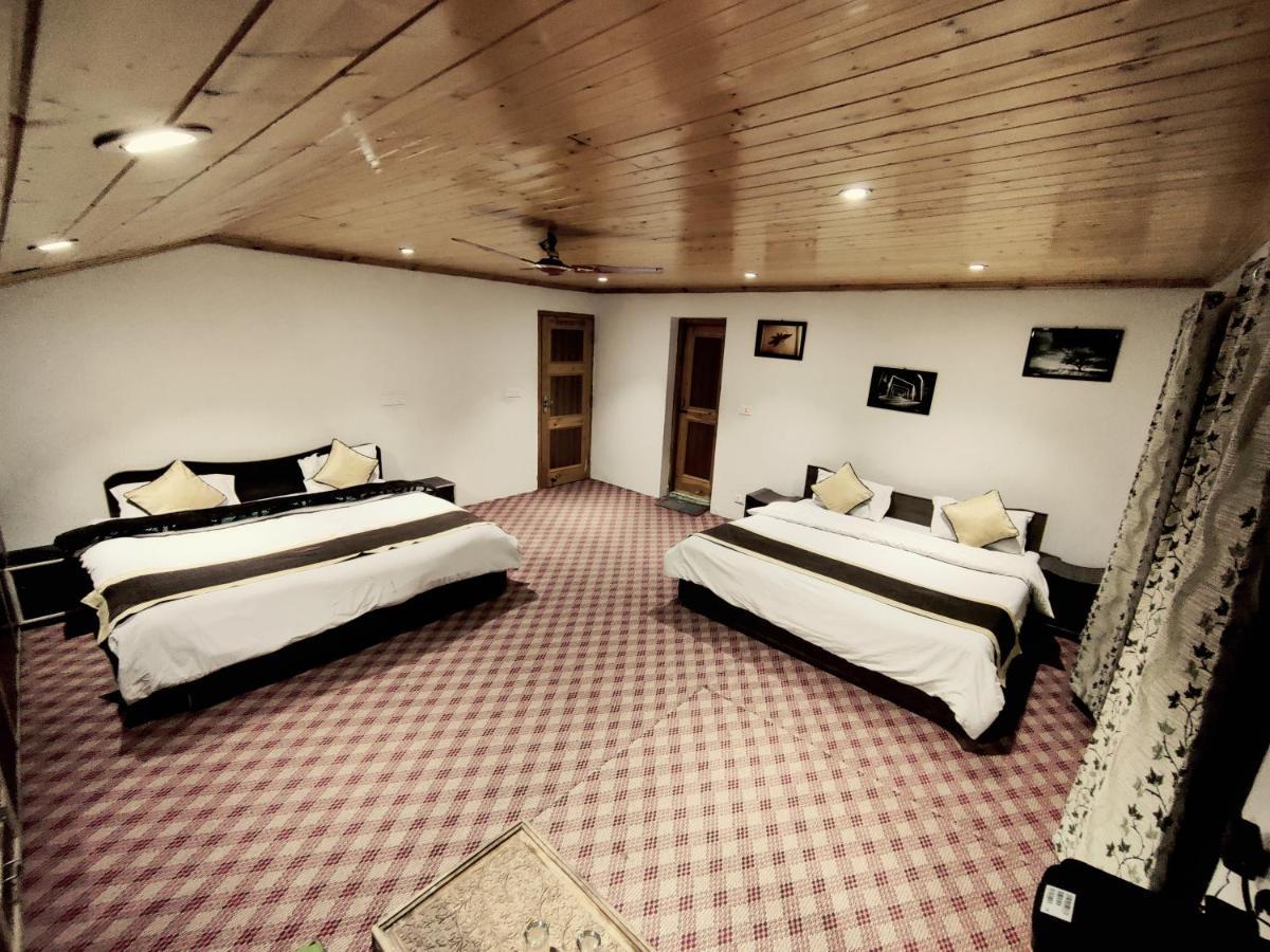 Sheesha Residency Hotel Srīnagar Buitenkant foto