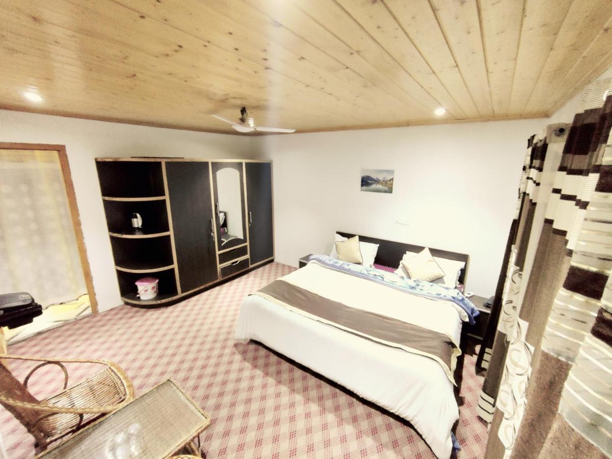 Sheesha Residency Hotel Srīnagar Buitenkant foto