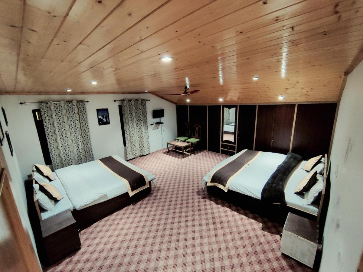 Sheesha Residency Hotel Srīnagar Buitenkant foto