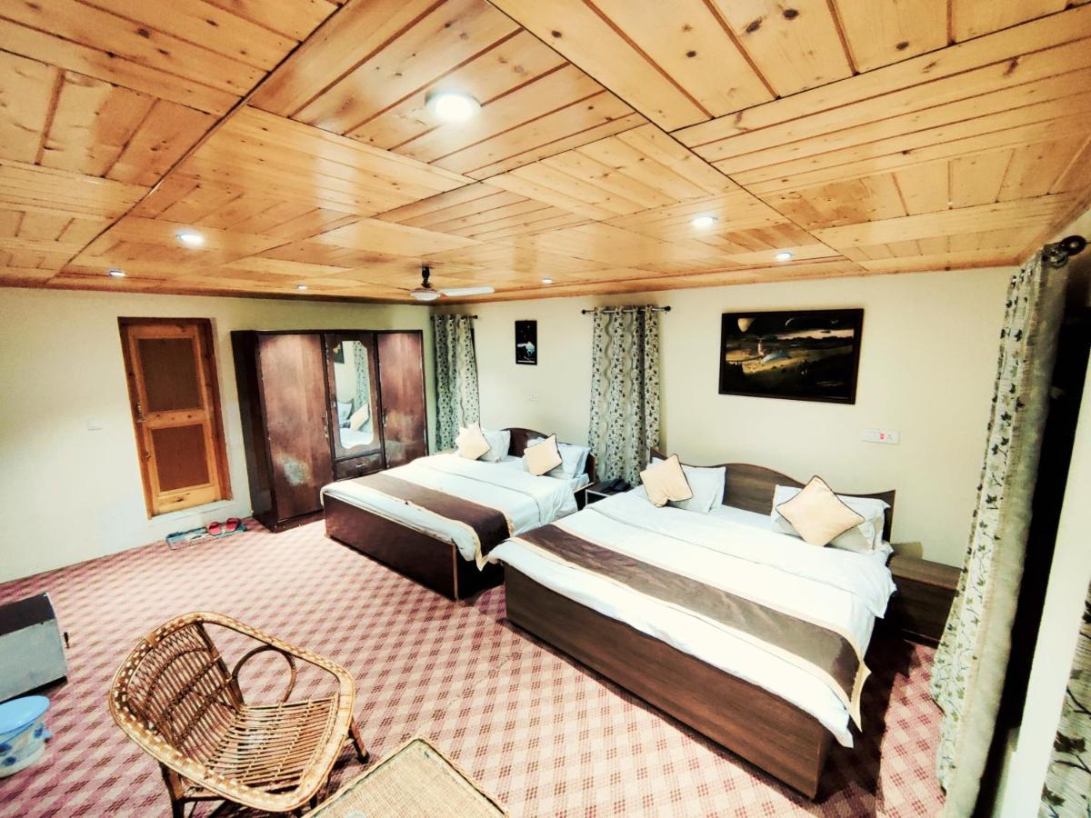 Sheesha Residency Hotel Srīnagar Buitenkant foto