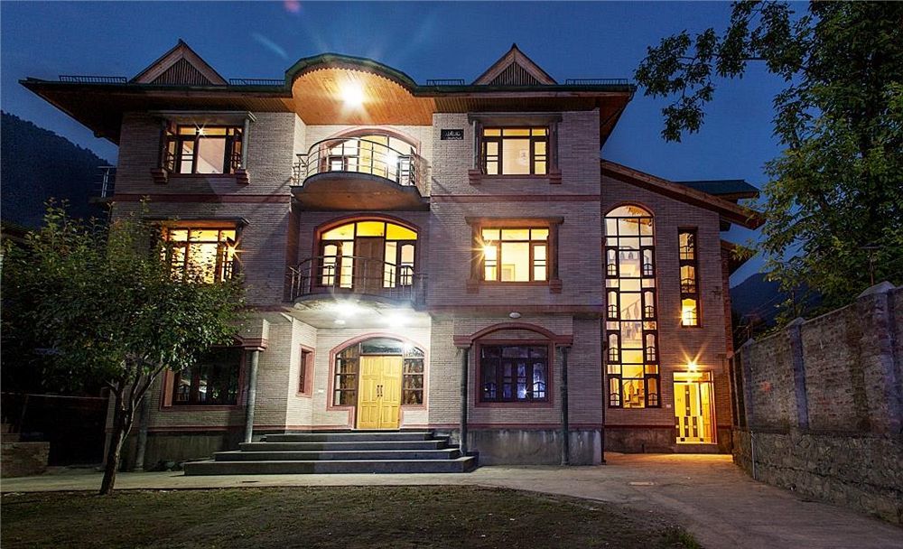 Sheesha Residency Hotel Srīnagar Buitenkant foto