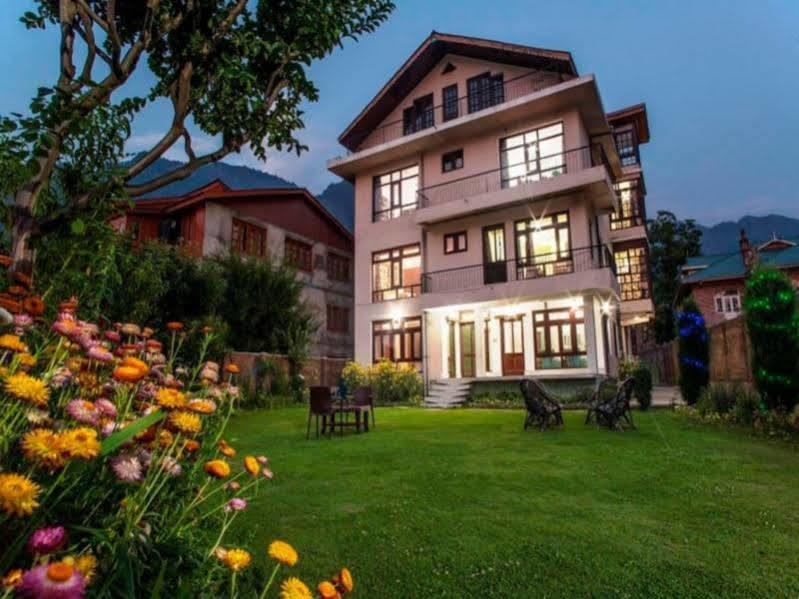 Sheesha Residency Hotel Srīnagar Buitenkant foto